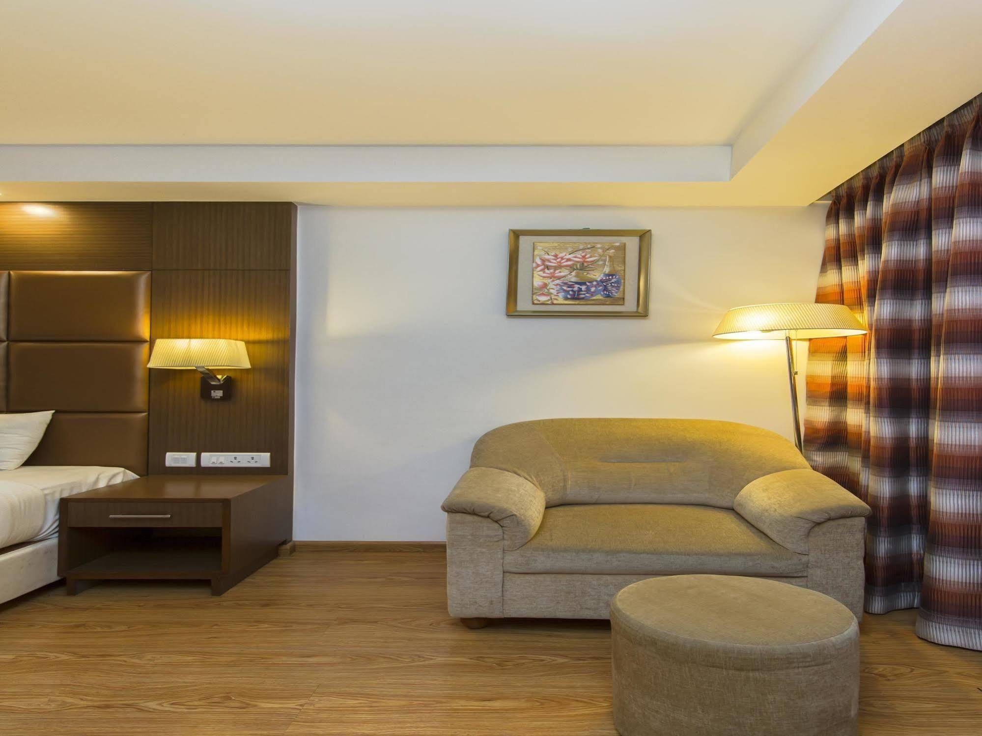 The Atrium Boutique Hotel Майсур Экстерьер фото