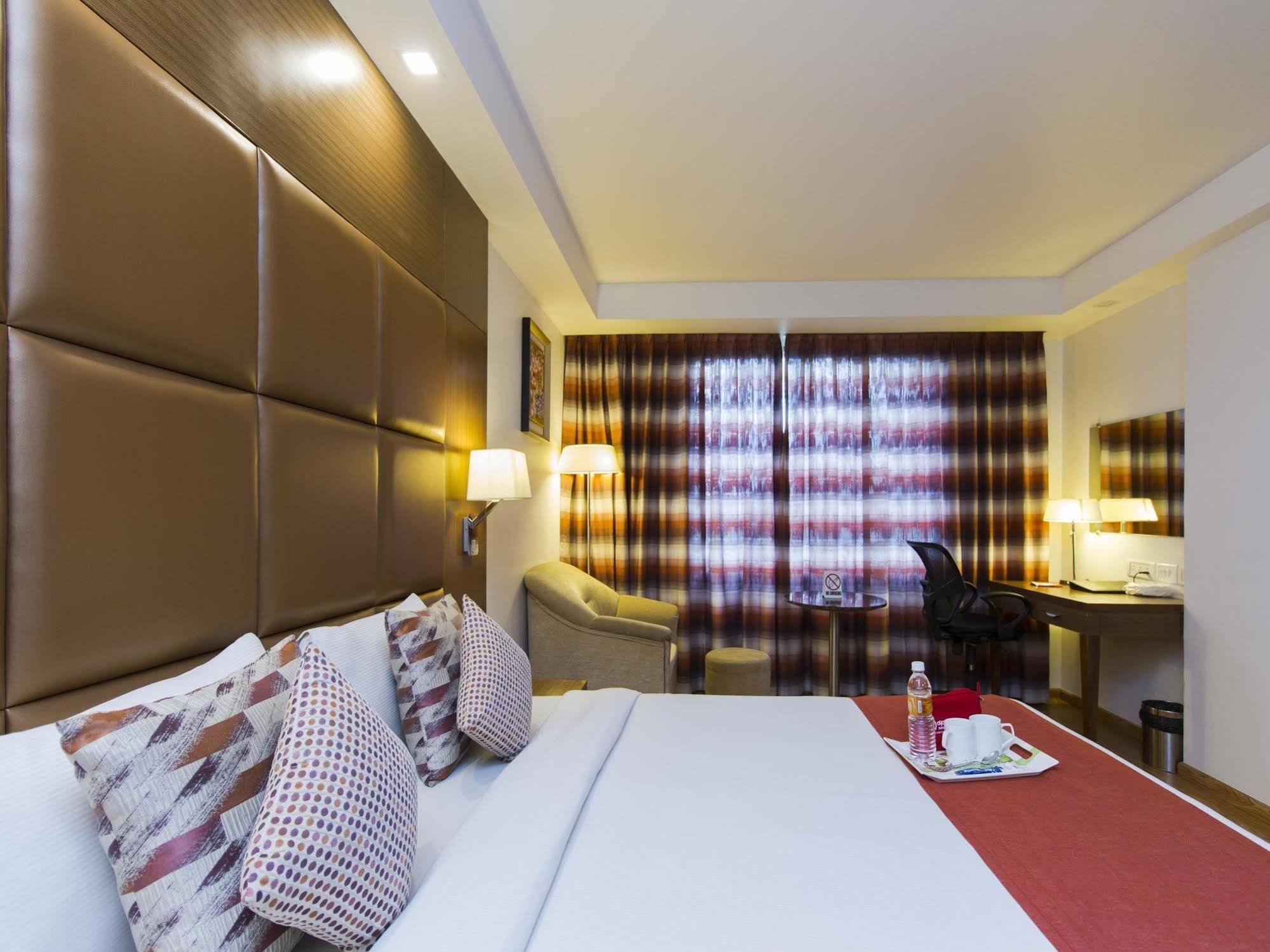 The Atrium Boutique Hotel Майсур Экстерьер фото